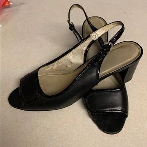 Black dress shoes